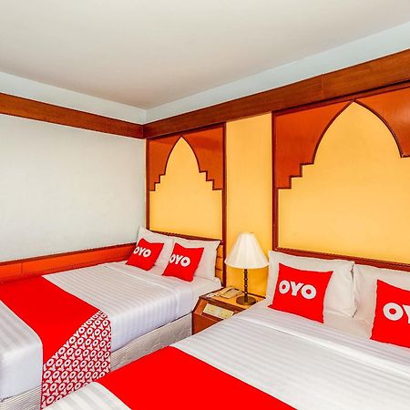 Oyo 441 Grand Thara Hotel Сурат Тхани Екстериор снимка