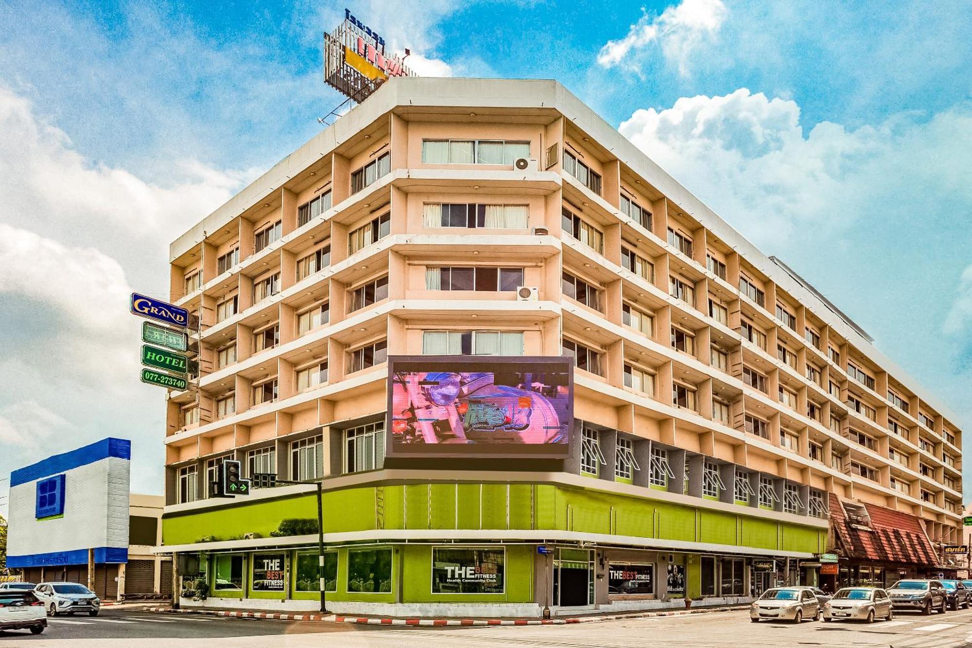 Oyo 441 Grand Thara Hotel Сурат Тхани Екстериор снимка