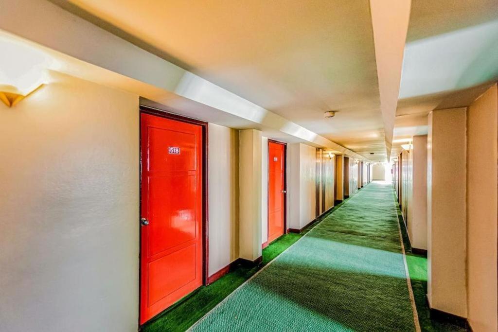 Oyo 441 Grand Thara Hotel Сурат Тхани Екстериор снимка