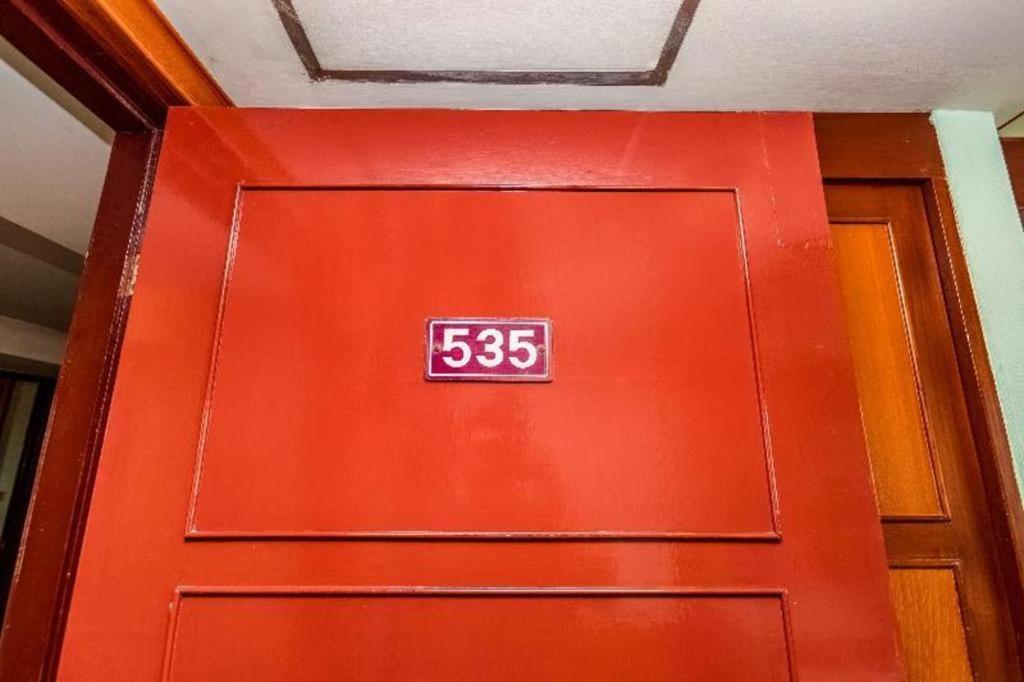 Oyo 441 Grand Thara Hotel Сурат Тхани Екстериор снимка