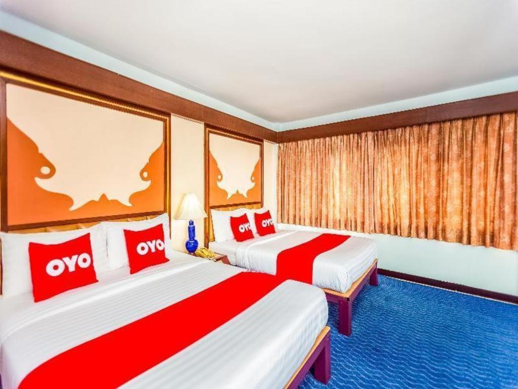 Oyo 441 Grand Thara Hotel Сурат Тхани Екстериор снимка